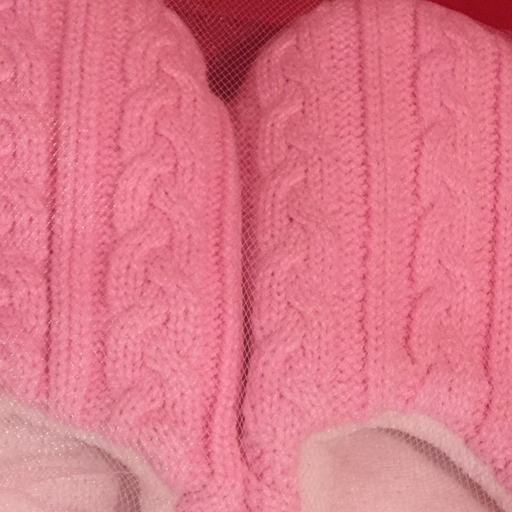 Pink slipper. - Picture 3 of 5